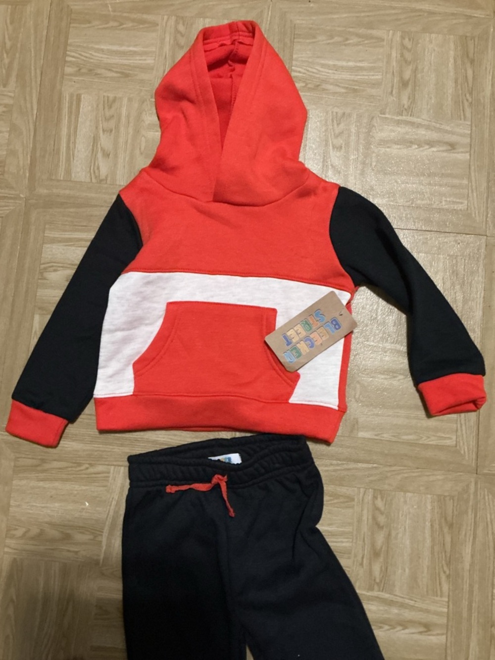 Kids Red & Black Two-Tone Hoodie and Jogger Set - Picture 2 of 4